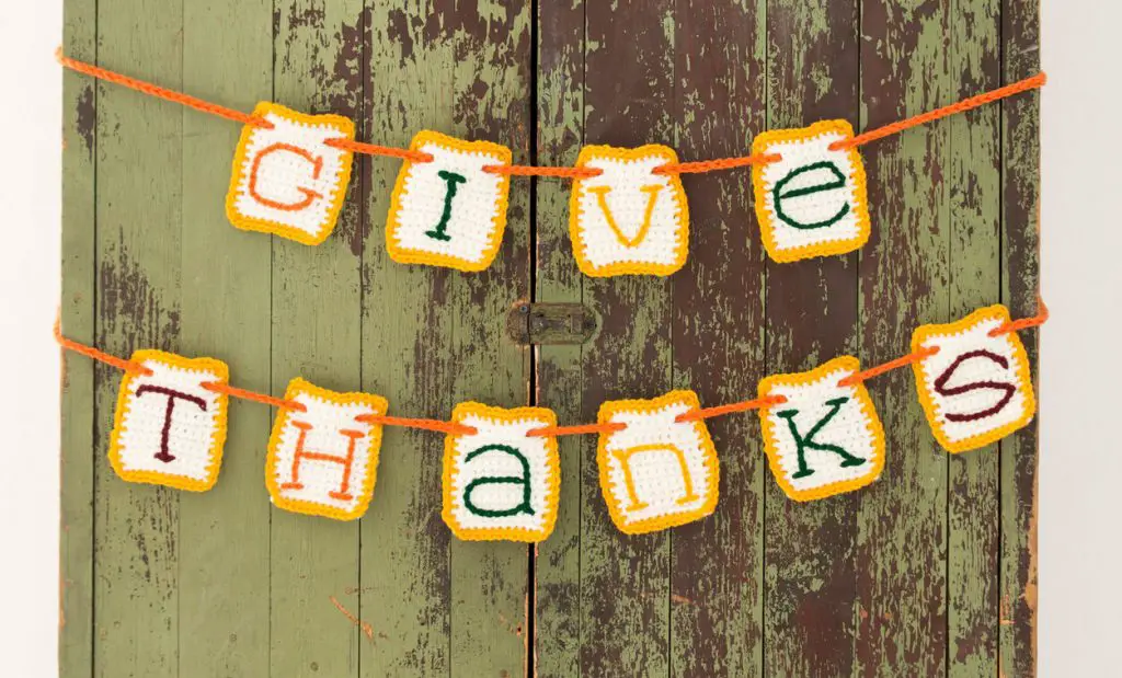 Give-Thanks-Crochet-Banner