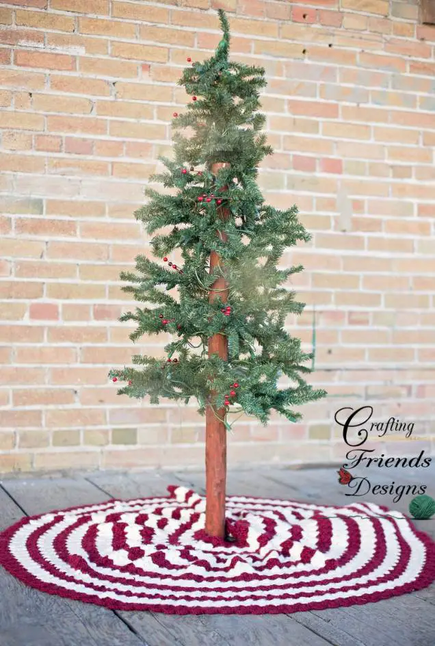 Diamond Christmas Tree Skirt - Crochet Pattern_
