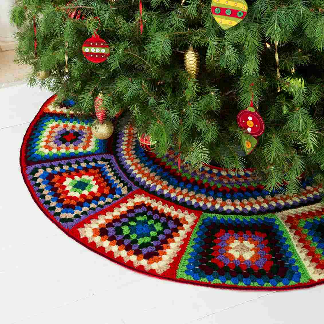 Granny Tree Skirt - Free Crochet Pattern