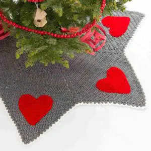 Holiday Hearts Tree Skirt - Free Crochet Pattern_