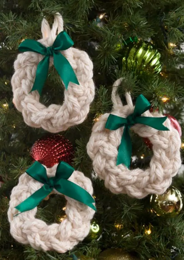 Wreath Ornaments - Free Knitting Pattern