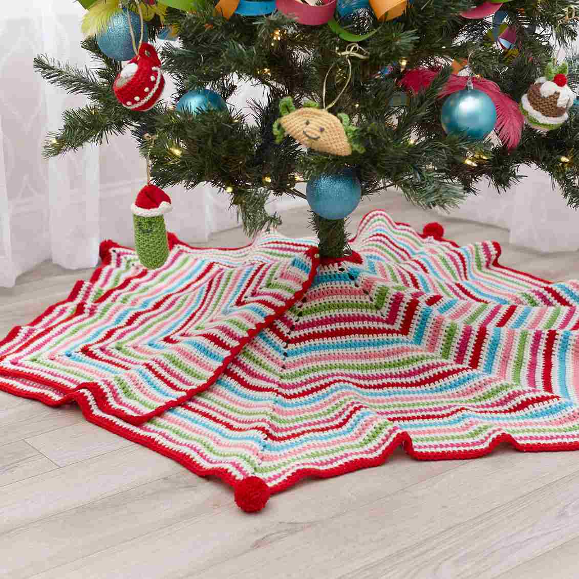 Pompom Trimmed Tree Skirt - Free Crochet Pattern