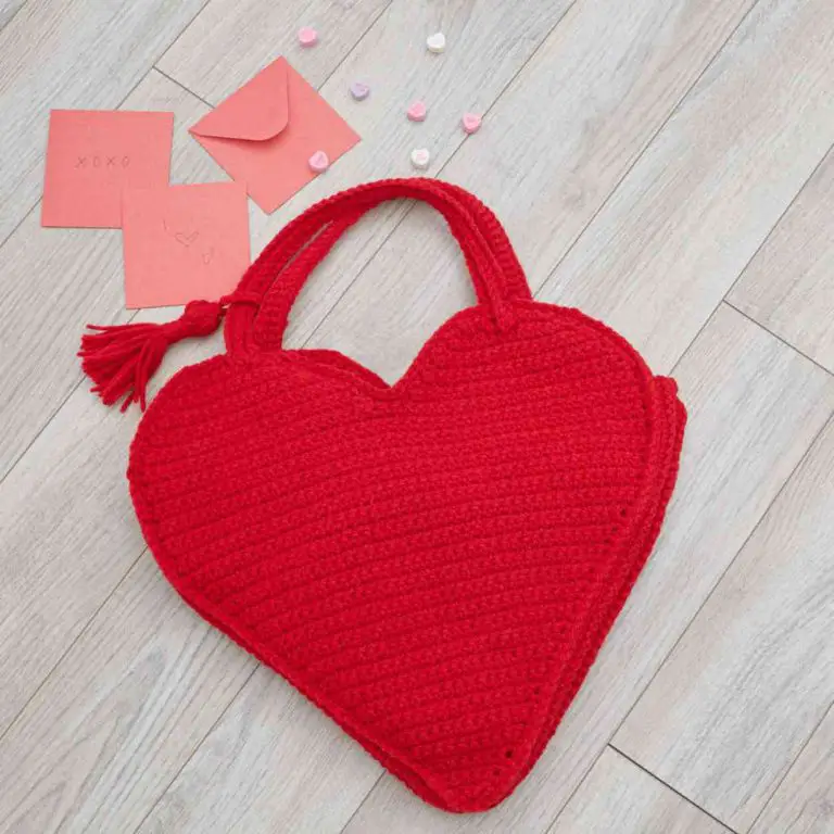 Free Crochet Pattern: Heart Tote Bag - I Love Yarn Forever