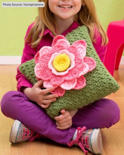 Spring Fling Pillow  - free crochet pattern