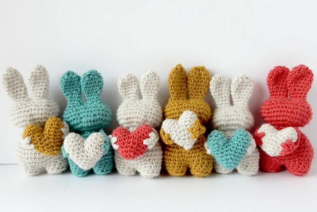 Valentine Love Bunny - free crochet pattern_