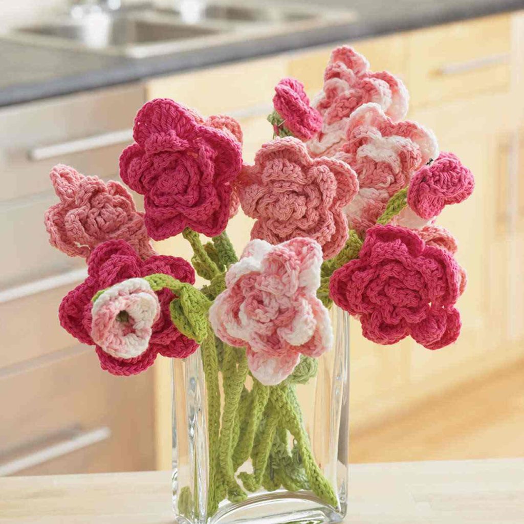 Crocheted Rose Bouquet - free flower crochet pattern