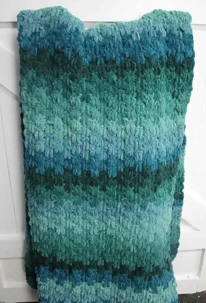 Evergreen Ombre Chunky Crochet Blanket Throw - Free Crochet Pattern