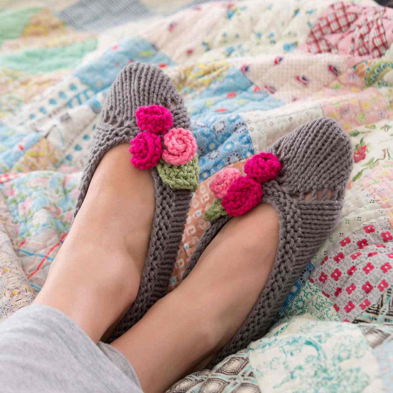Slippers for Her - Free Slippers Knitting Pattern