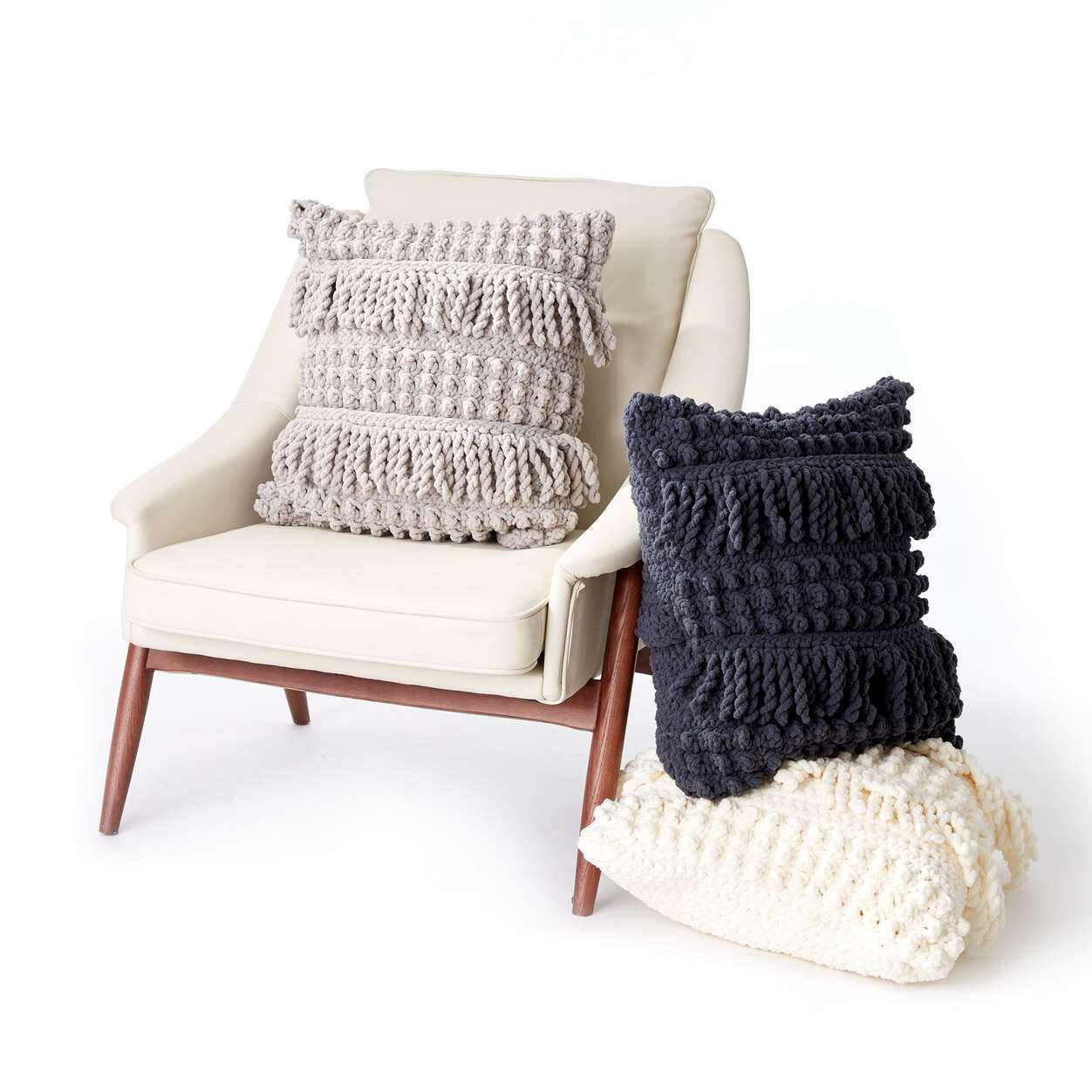 Bobble & Fringe Crochet Pillow - Free Crochet Pattern