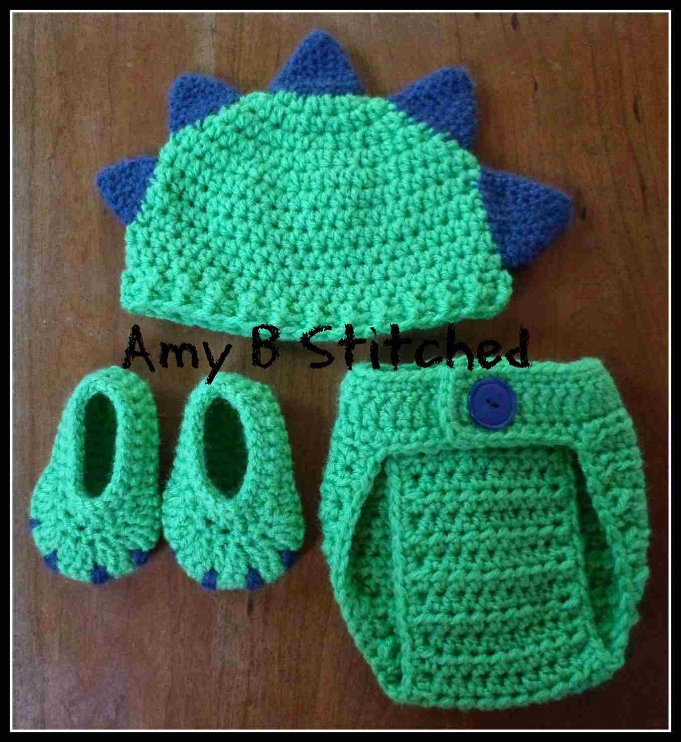 Newborn Dinosaur Baby Hat and Diaper Cover Set - Free Crochet Pattern