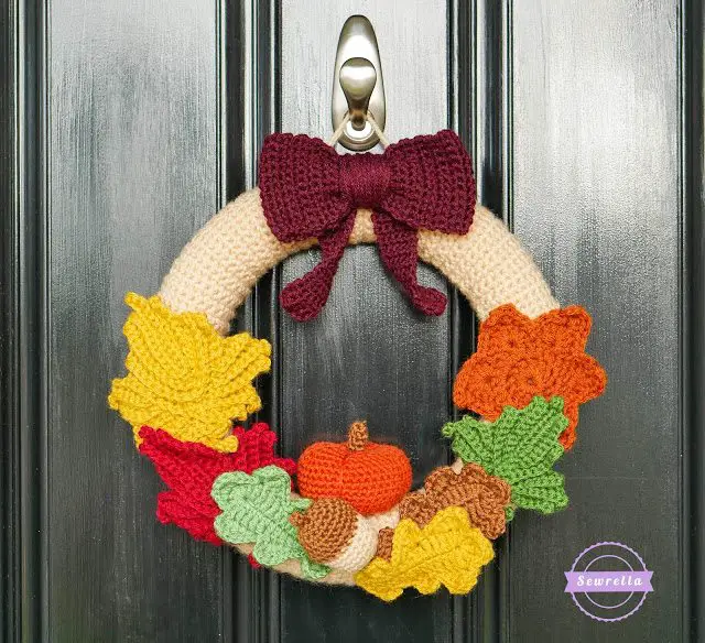 Mornings of Autumn Crochet Wreath - Free Crochet Pattern
