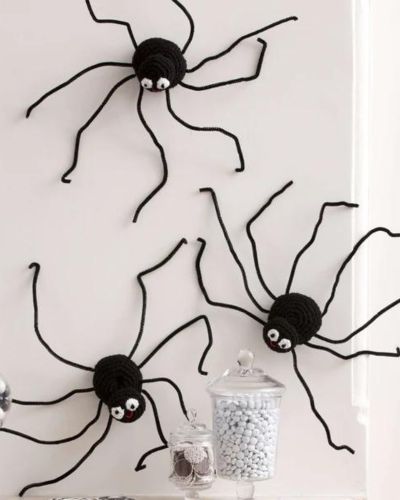 Spiders Climbing Walls  - Free Crochet Pattern