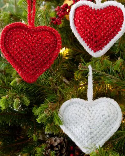 Christmas Love Hearts Ornaments - Free Crochet Pattern