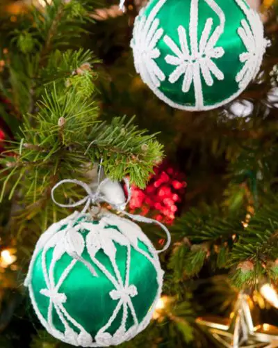 Decorative Christmas Ornaments - Free Crochet Pattern