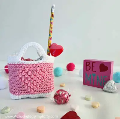 Valentine Treat Bags - free crochet pattern